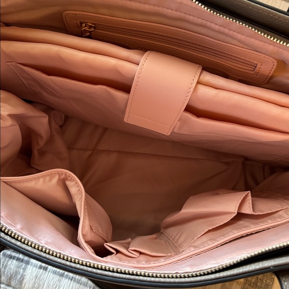 Poppy & Peonies Go-Getter Tote Dark Grey - Picture 11 of 14